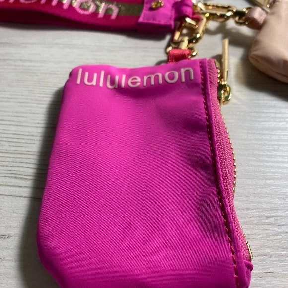 lululemon athletica Pink and Cream Key & Card Holder Set - Picture 2 of 6
